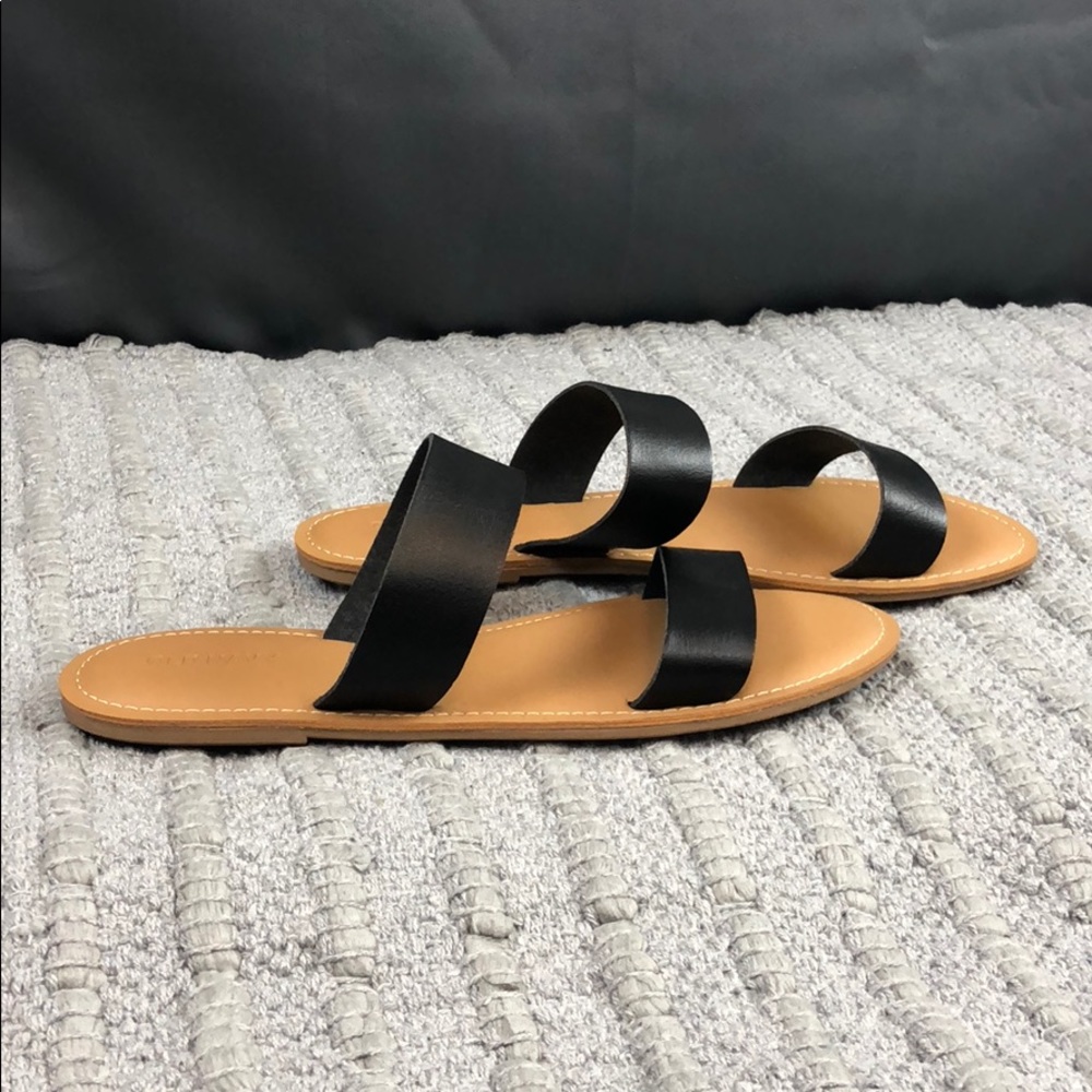 SALE New without tag sandals - Picture 2 of 3